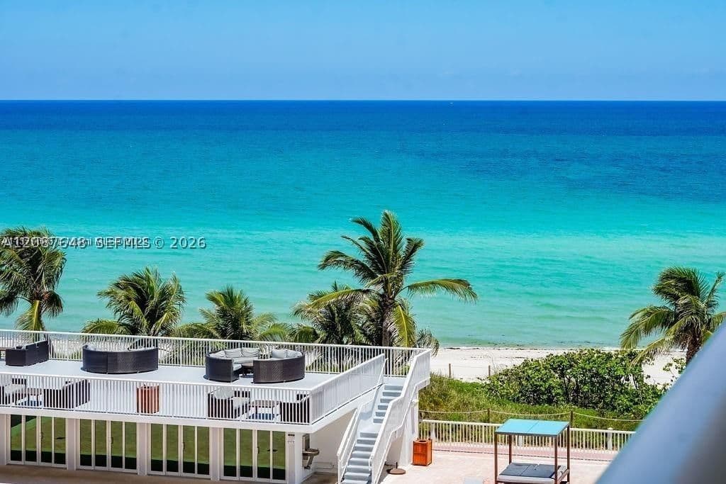 2-bedroom Condo — 5401 Collins Ave #919, Miami Beach, FL 33140
