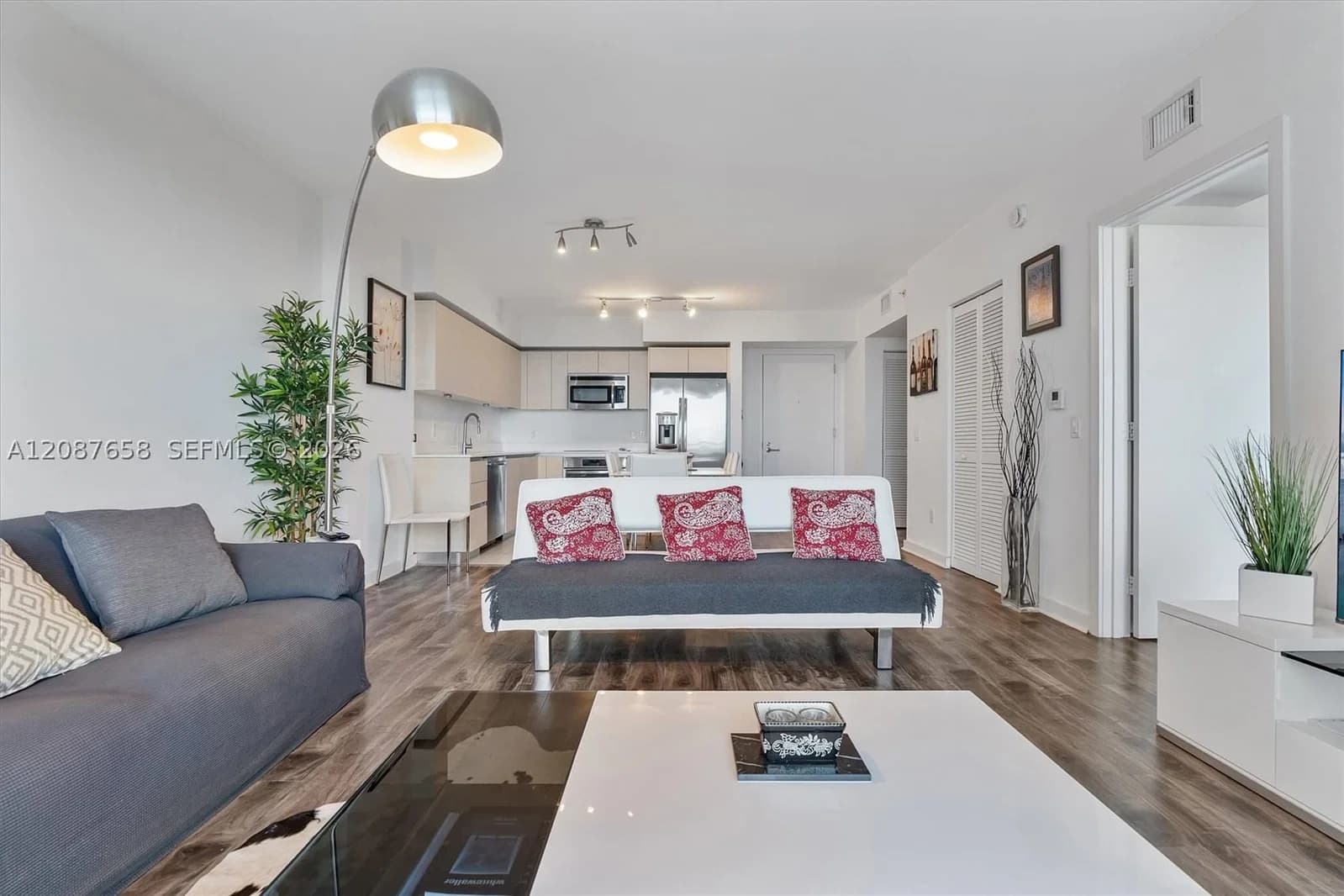 1+1 Condo — 4250 Biscayne Blvd #1008, Miami, FL 33137