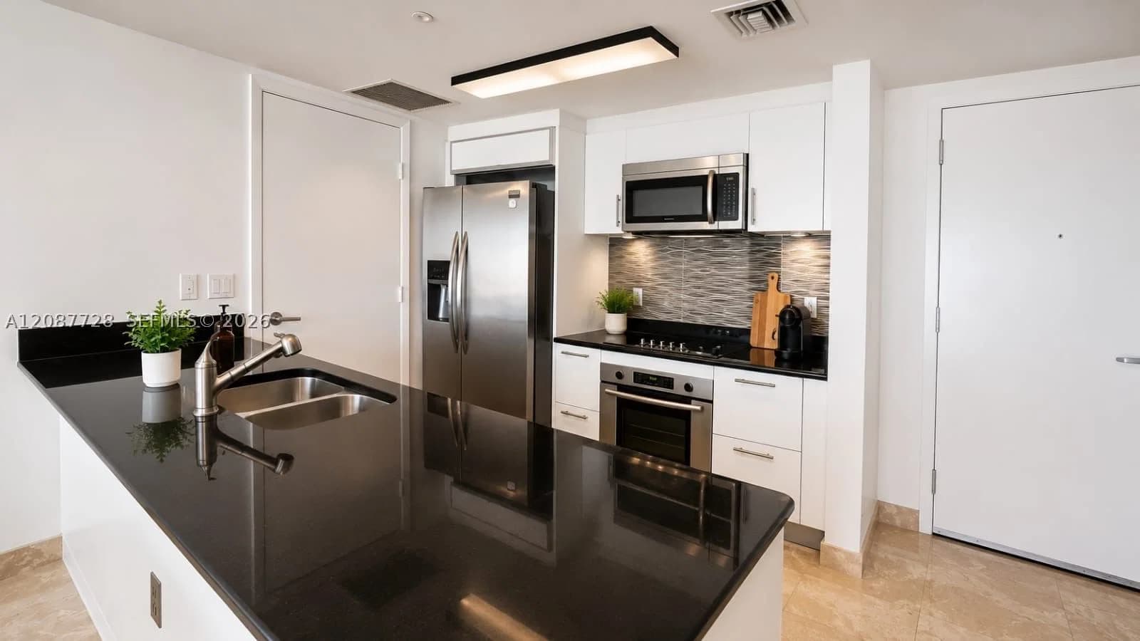 3+1 Condo — 50 Biscayne Blvd #4106, Miami, FL 33132