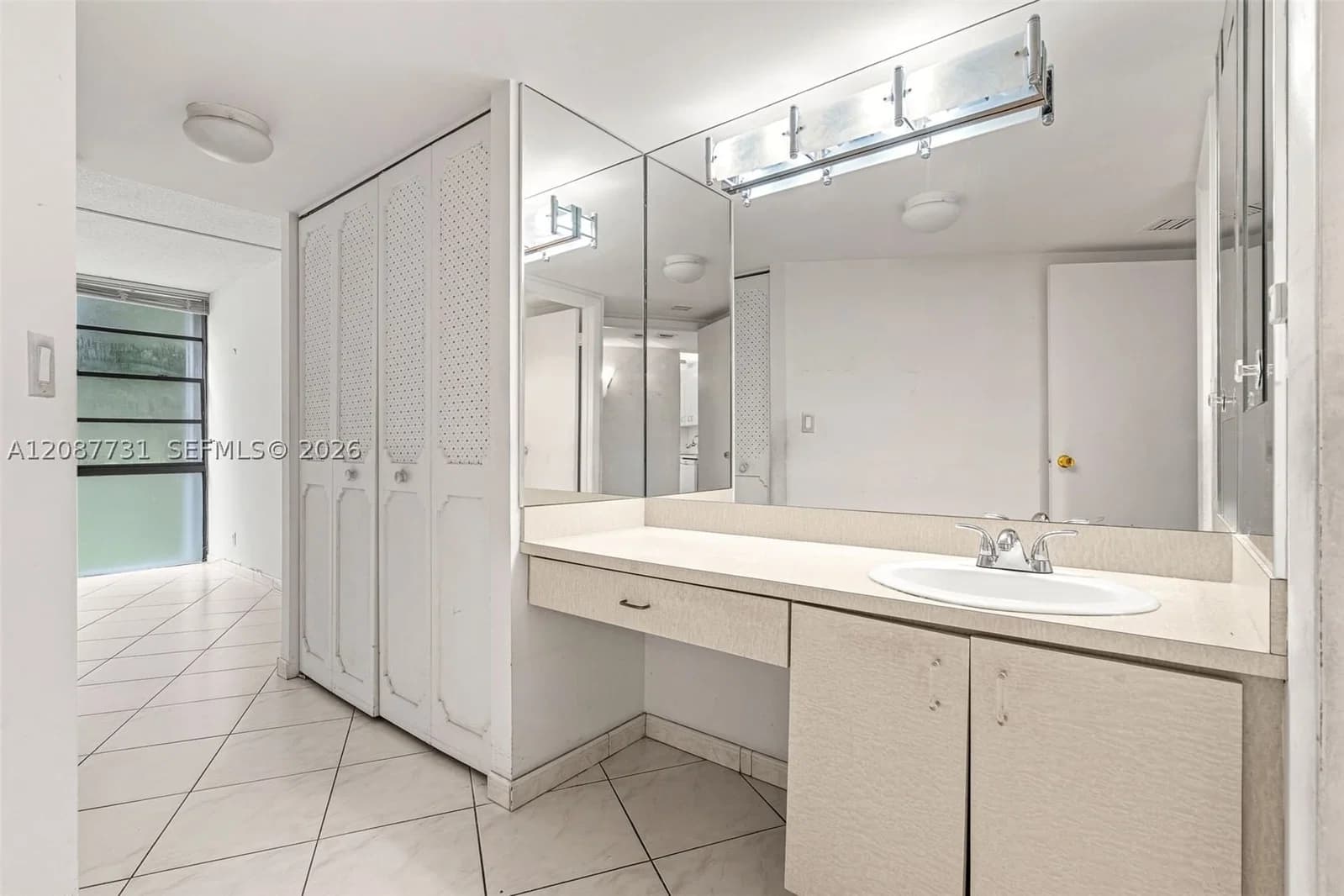 2+1 Condo — 3301 Country Club Dr #208, Aventura, FL 33180
