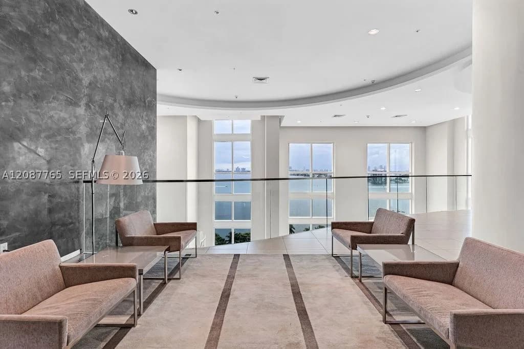 2+1 Condo — 1900 Bayshore Dr #5103, Miami, FL 33132