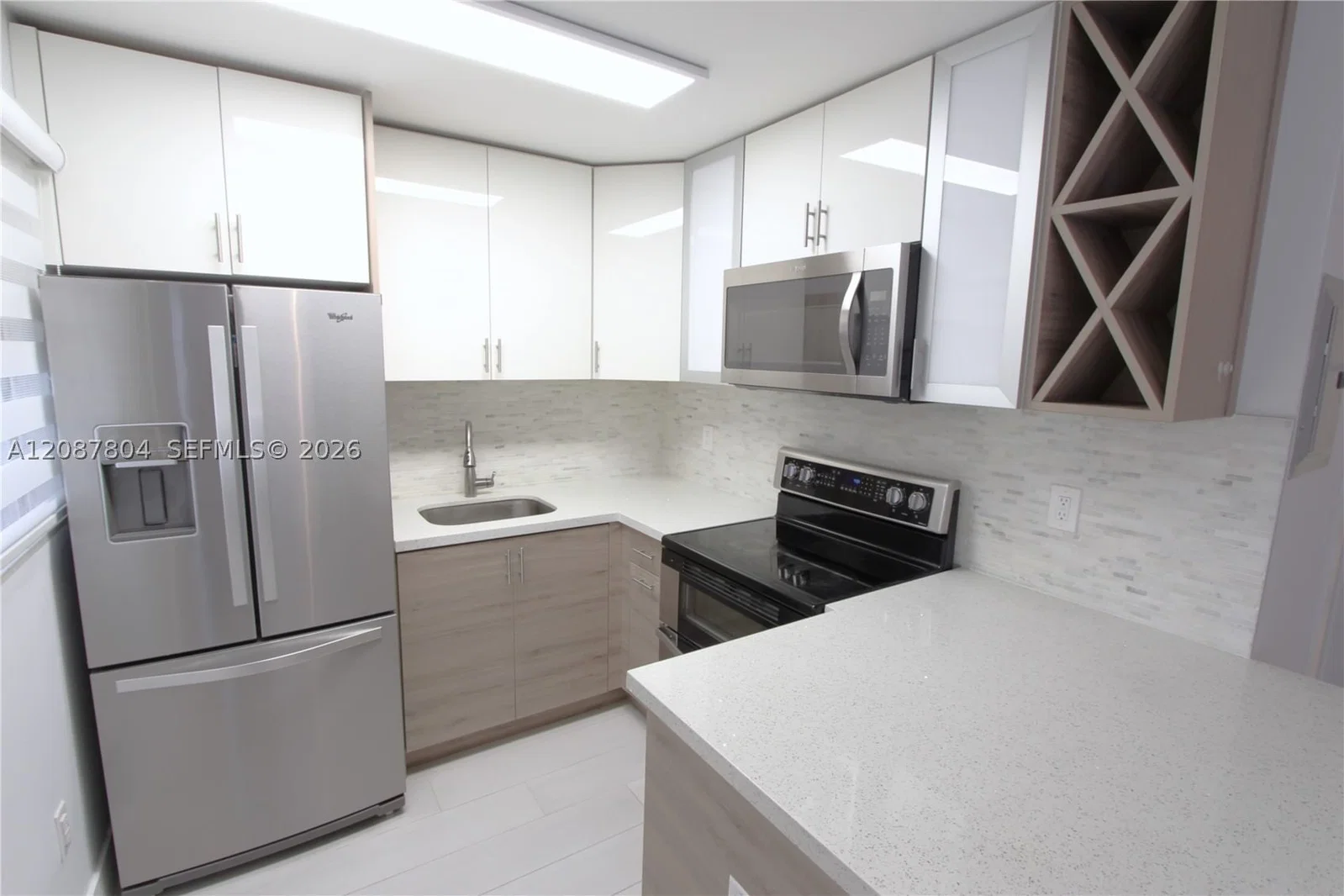 1-bedroom Condo — 427 Santander Ave #202, Coral Gables, FL 33134