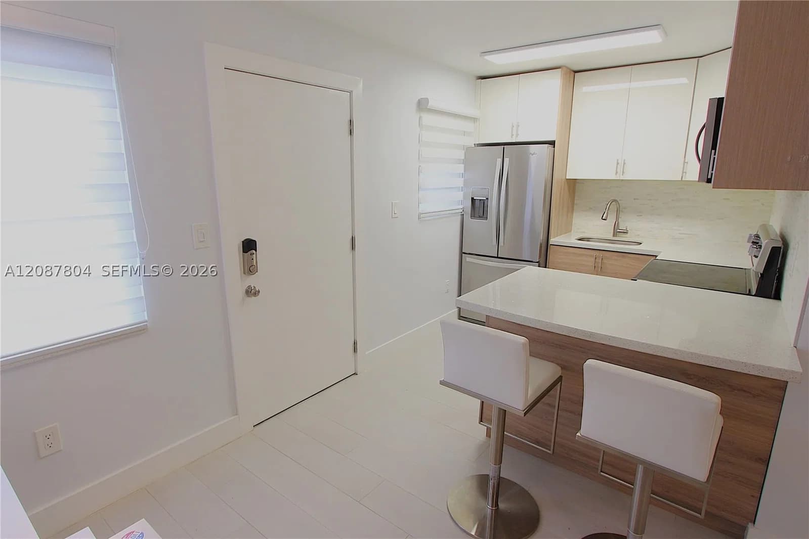 1-bedroom Condo — 427 Santander Ave #202, Coral Gables, FL 33134