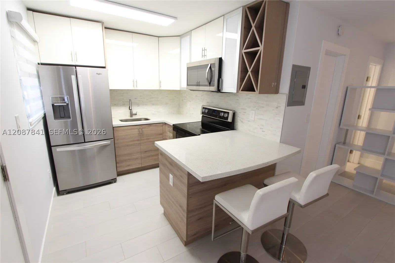 Condo — 427 Santander Ave #202, Coral Gables, FL 33134