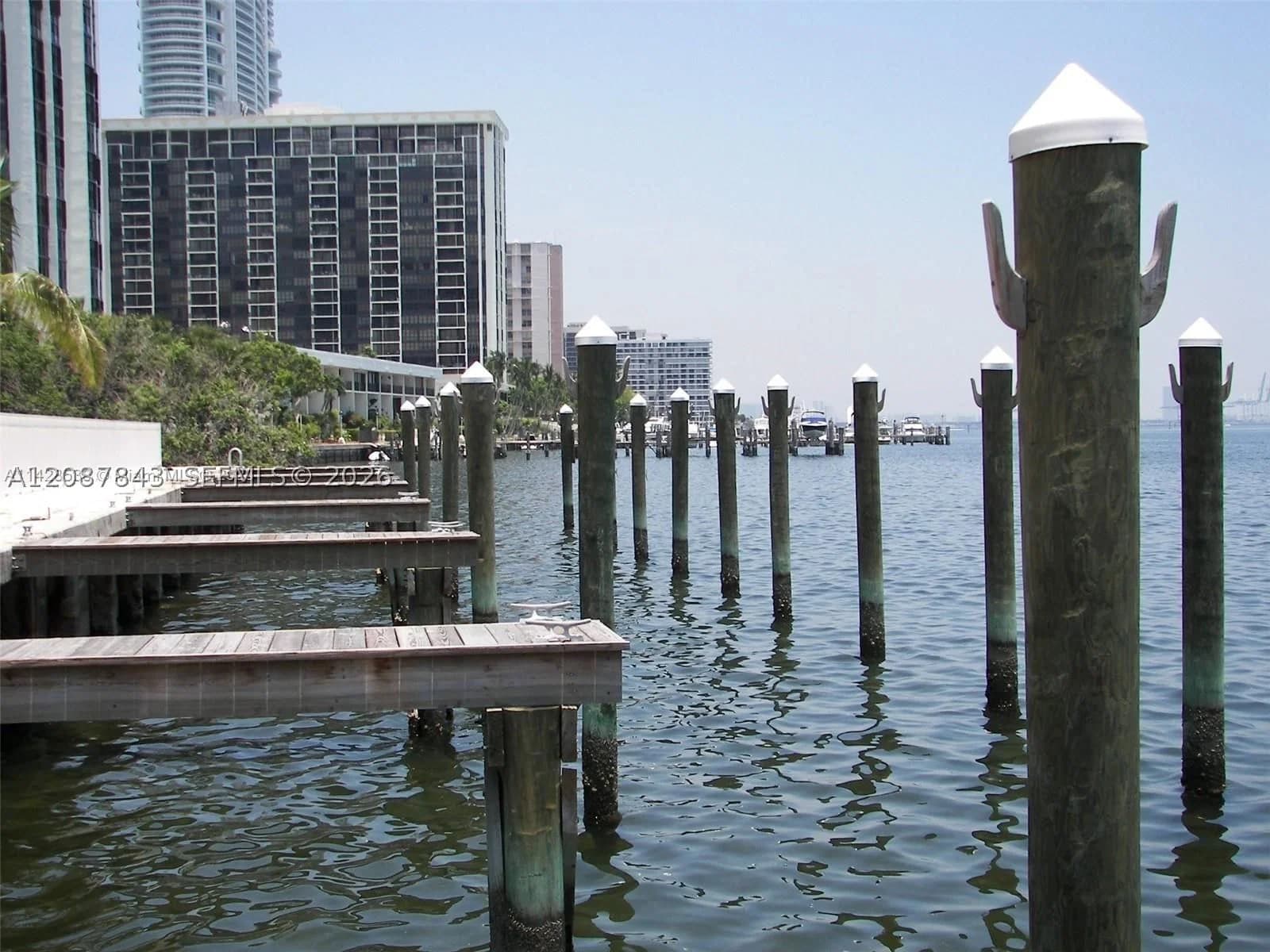 1+1 Condo — 2101 Brickell Ave #1002, Miami, FL 33129