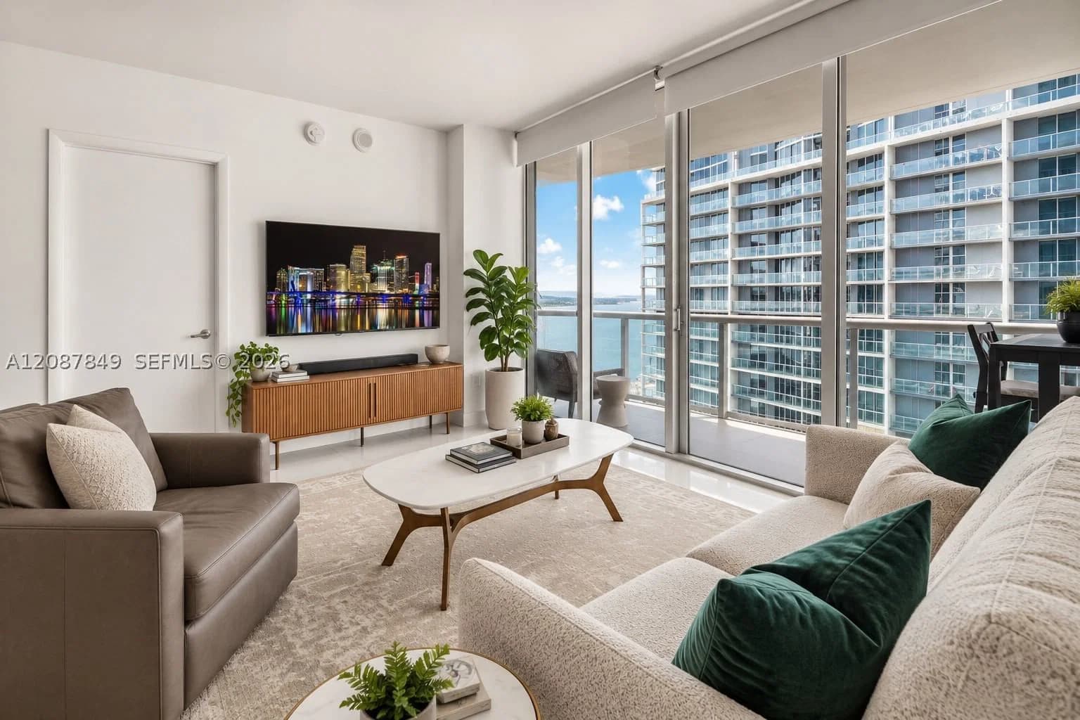 2-bedroom Condo — 475 Brickell Ave #3609, Miami, FL 33131