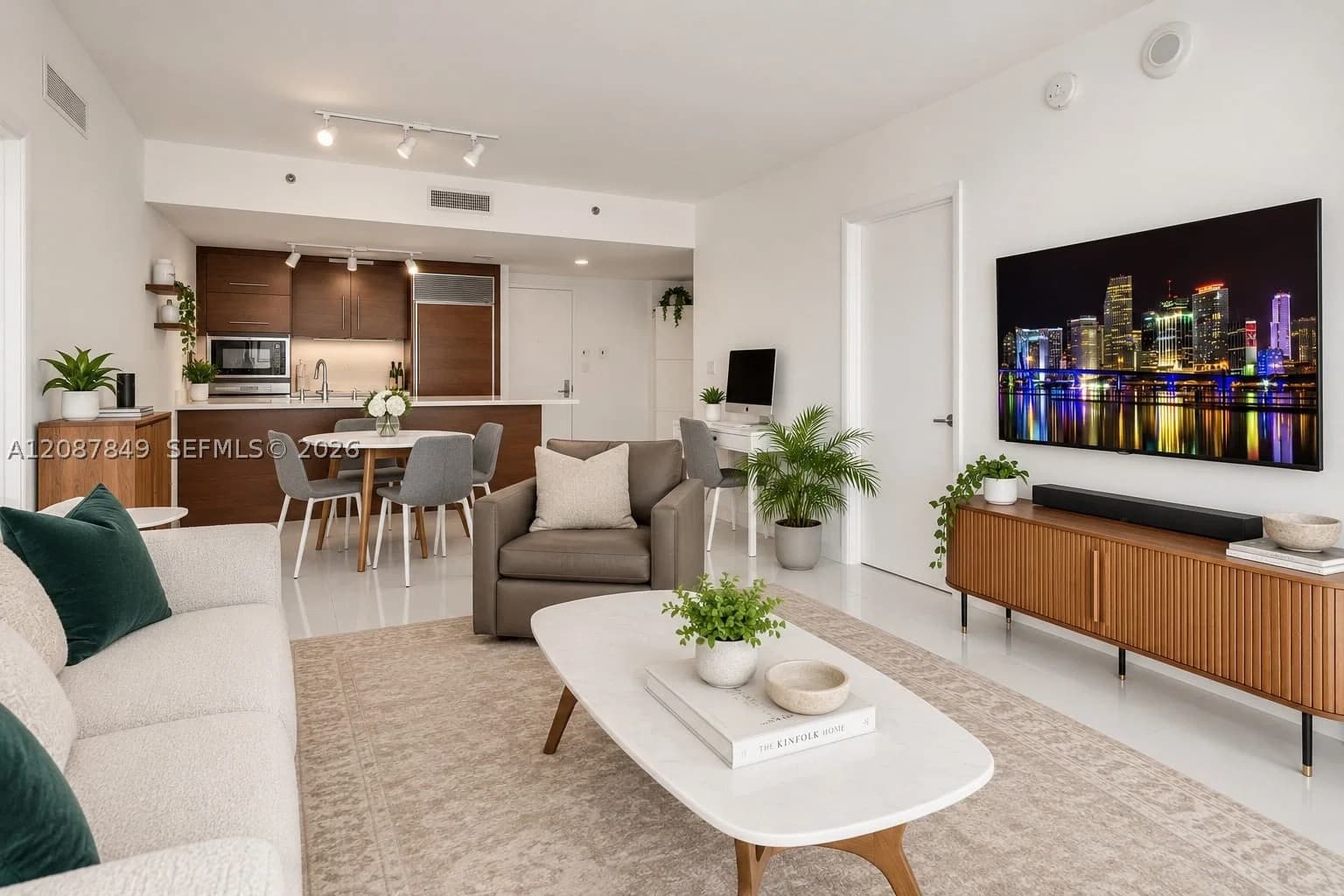 2-bedroom Condo — 475 Brickell Ave #3609, Miami, FL 33131