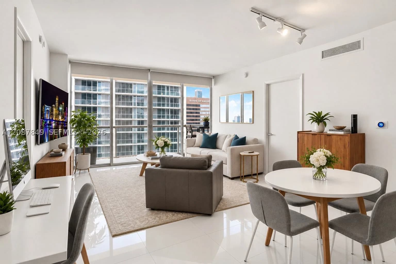 2-bedroom Condo — 475 Brickell Ave #3609, Miami, FL 33131