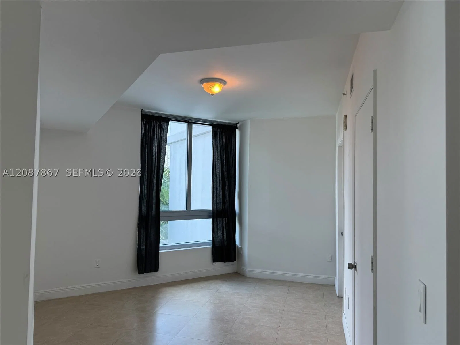 1+1 Condo — 350 Miami Ave #1209, Miami, FL 33130