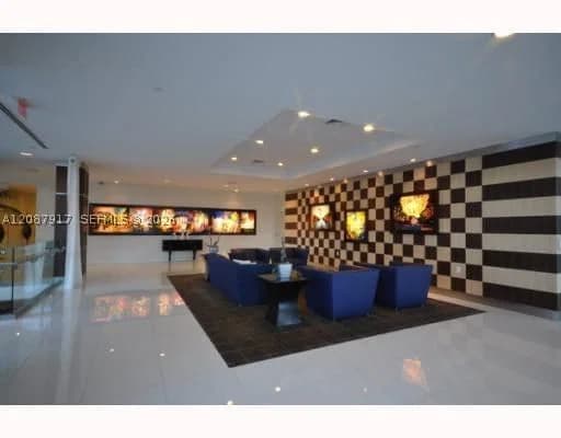 1-bedroom Condo — Miami, FL 33132