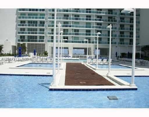 1-bedroom Condo — Miami, FL 33132