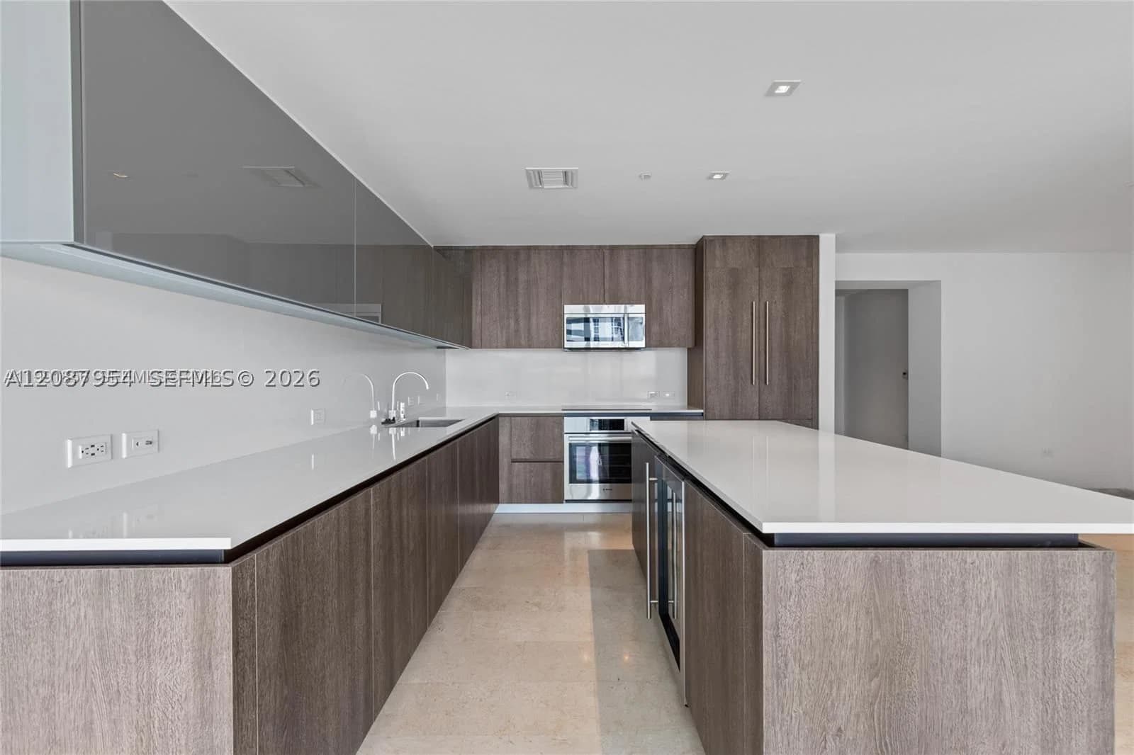 3+1 Condo — 88 7th St #904, Miami, FL 33130