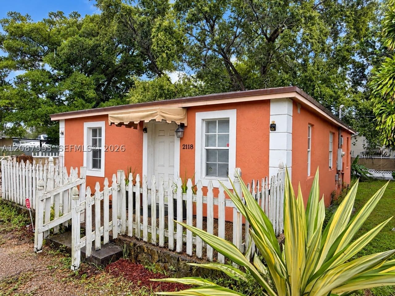 2+1 Müstakil ev — 2118 83rd St, Miami, FL 33147