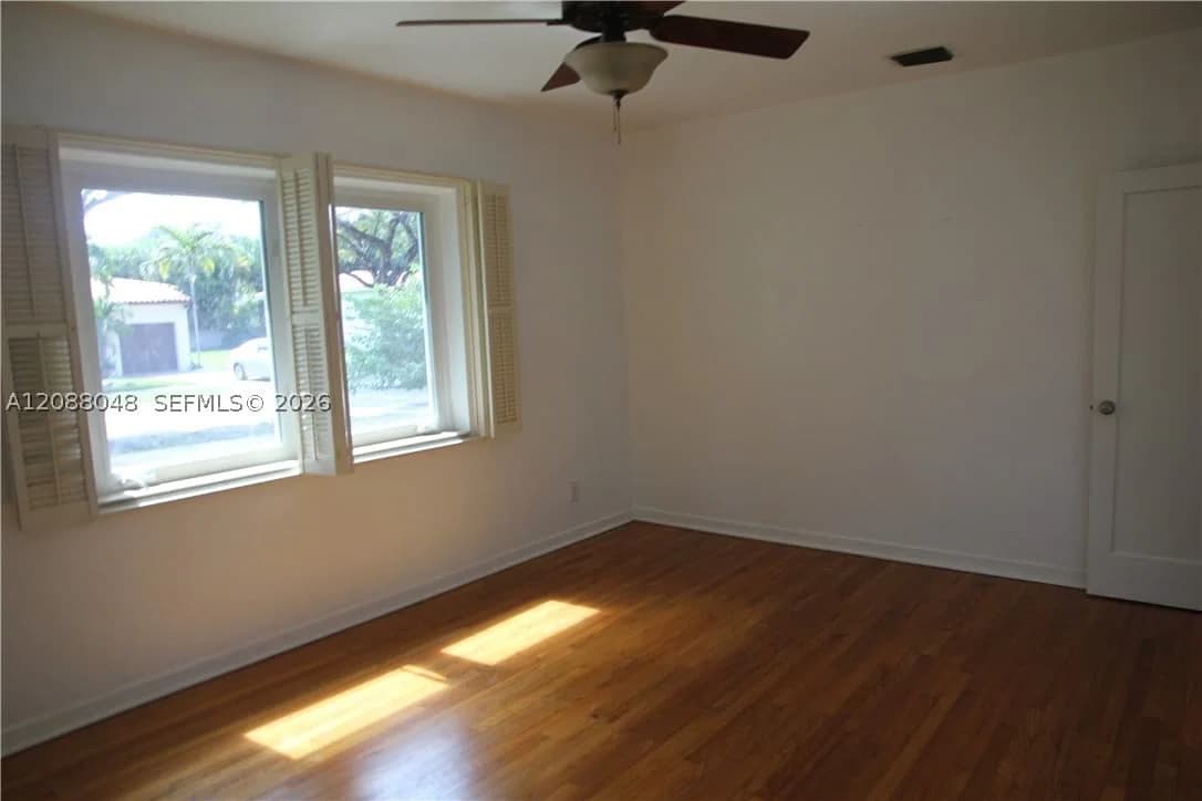 2+1 Müstakil ev — 335 Candia Ave, Coral Gables, FL 33134