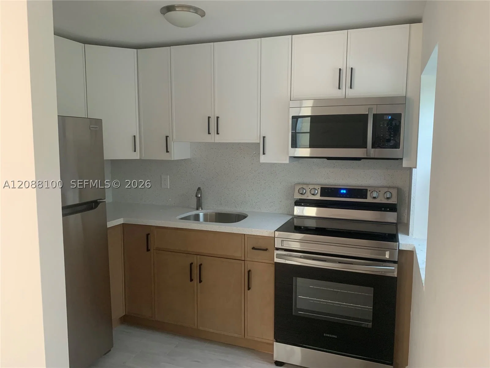 1-bedroom Apartment — 1218 Salzedo St #11, Coral Gables, FL 33134