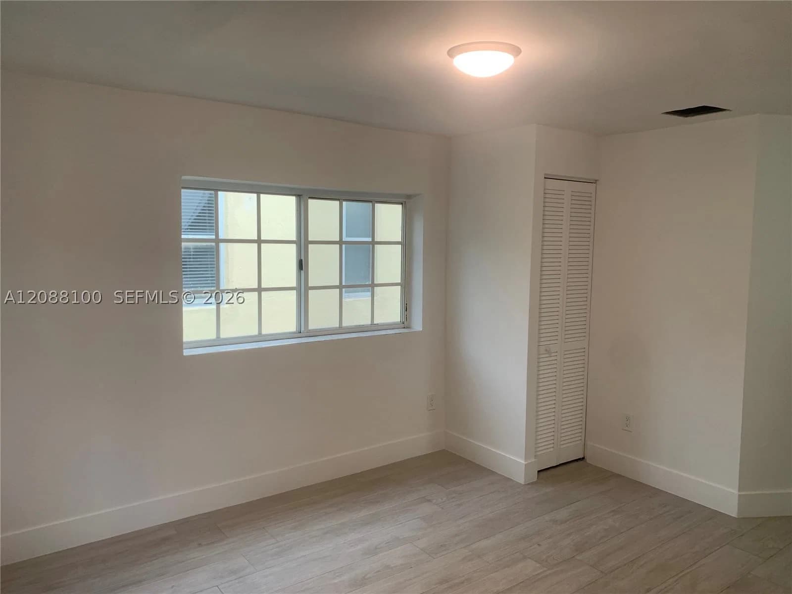 1-bedroom Apartment — 1218 Salzedo St #11, Coral Gables, FL 33134