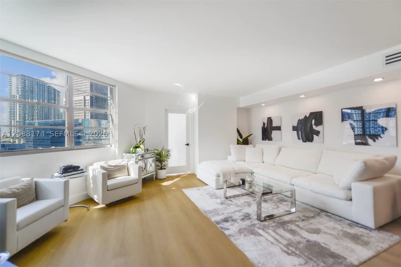2-bedroom Condo — 801 Brickell Bay Dr #1962, Miami, FL 33131