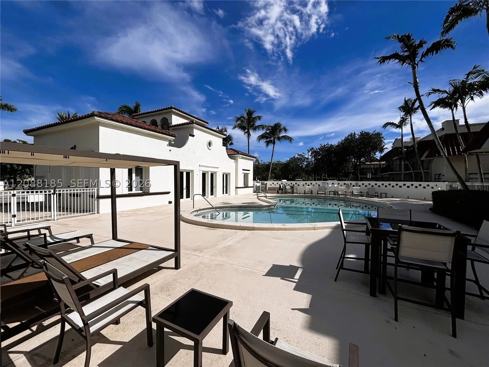 2+1 Condo — 6703 Kendall Dr #405, Pinecrest, FL 33156