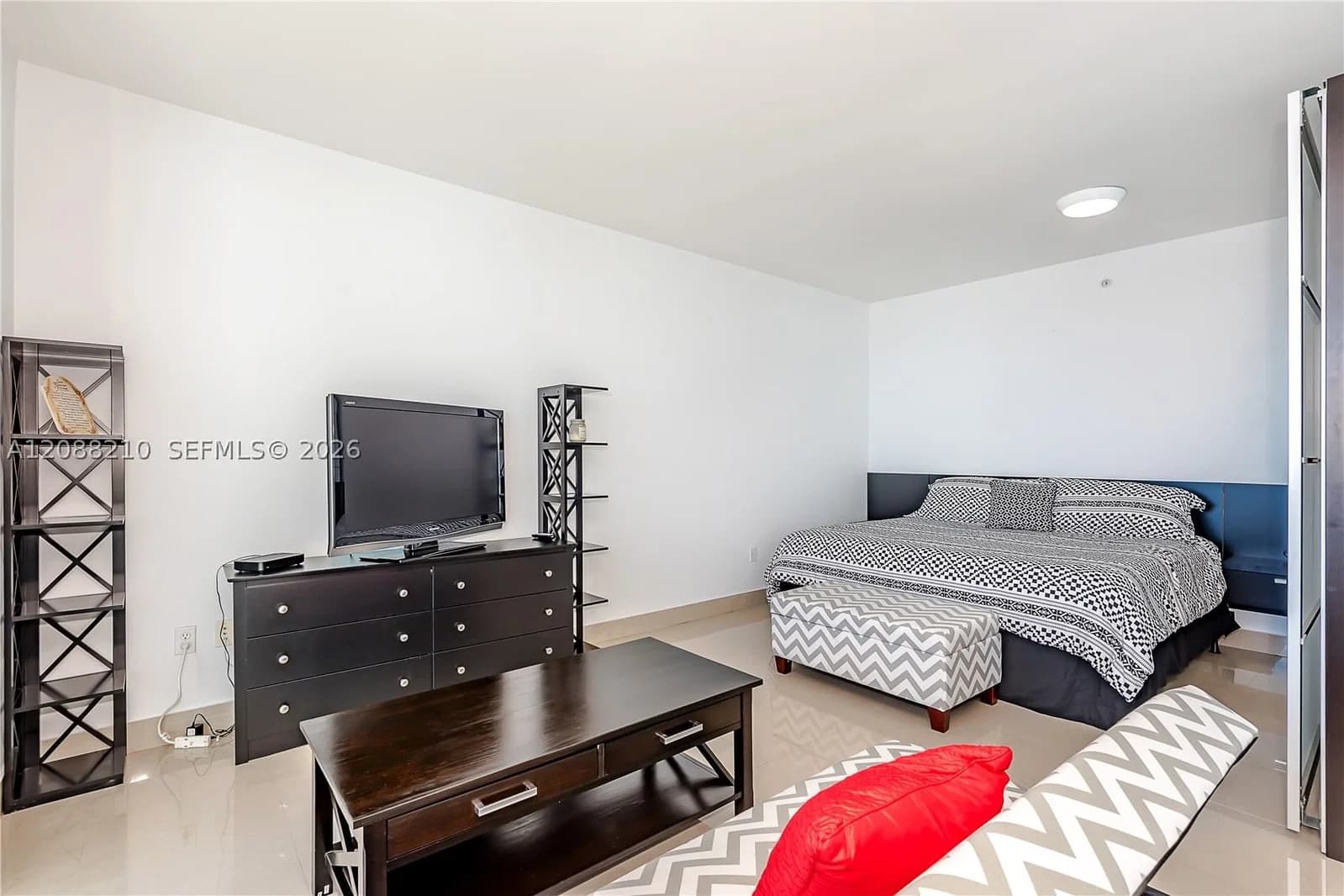 Condo — 253 2nd St #3105, Miami, FL 33132