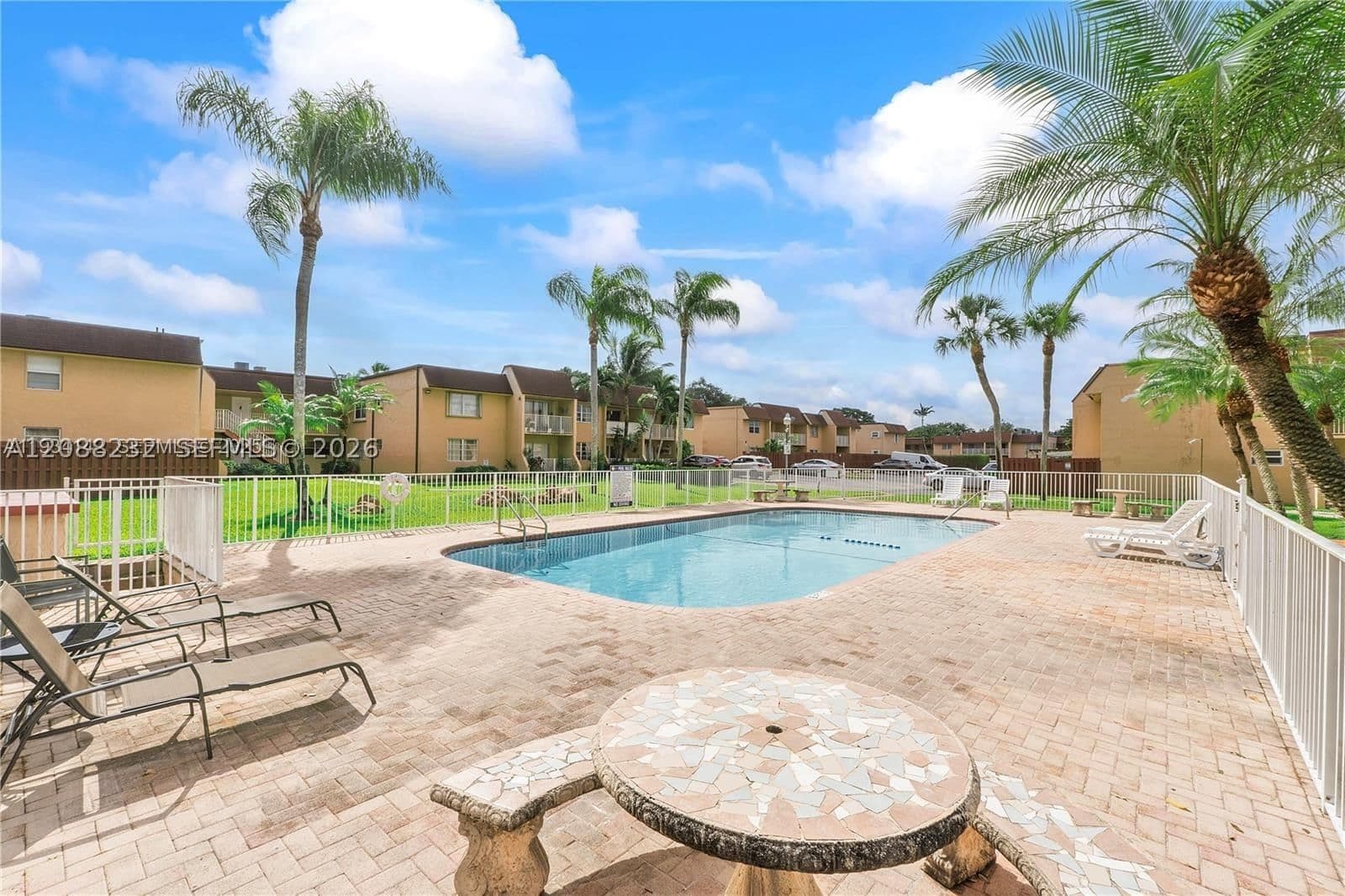 1+1 Condo — Miami, FL 33176