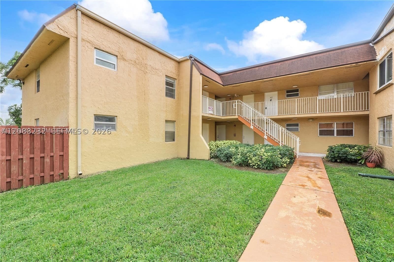 1+1 Condo — Miami, FL 33176