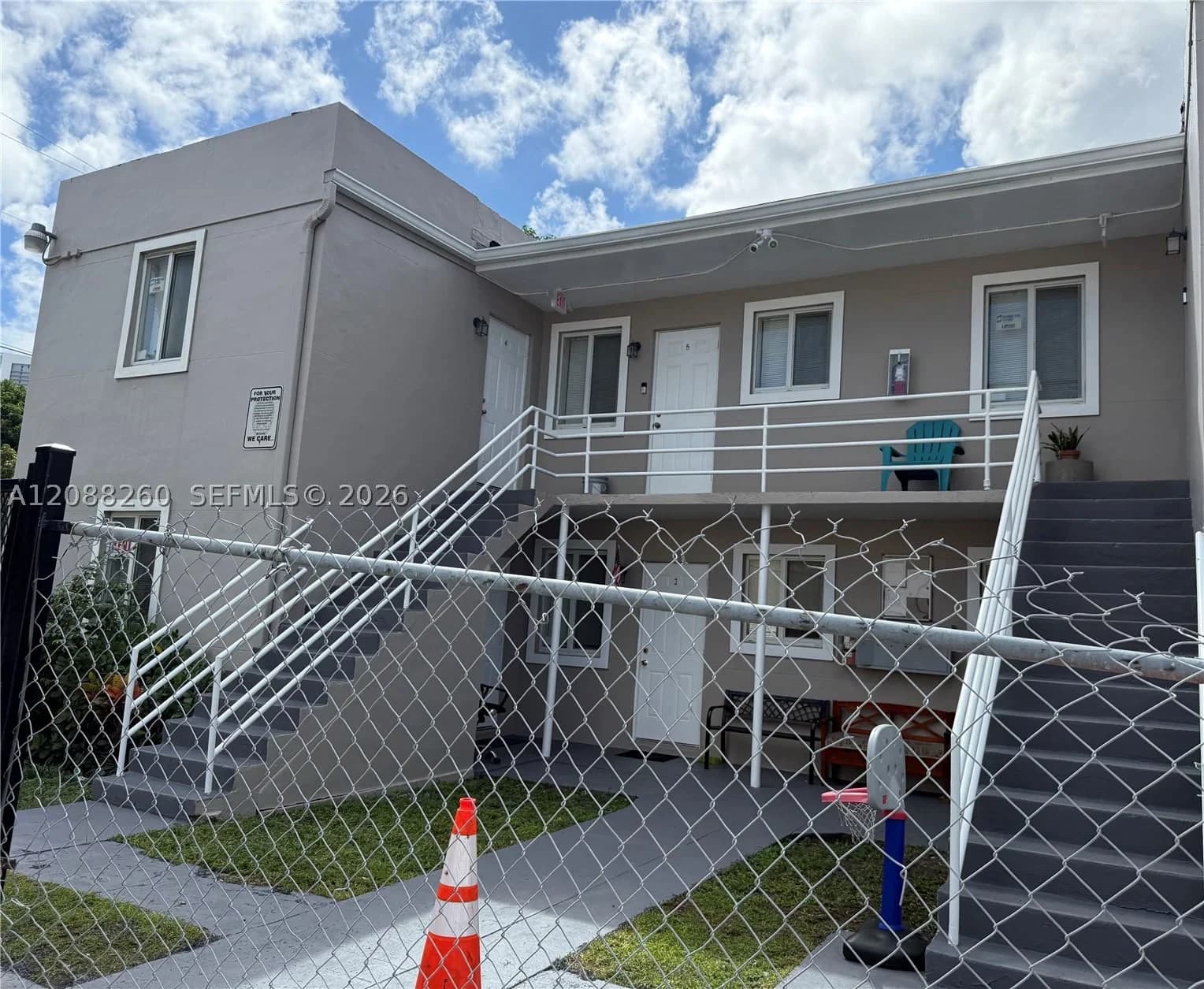 1-bedroom Property — 172 12th St #1, Miami, FL 33136