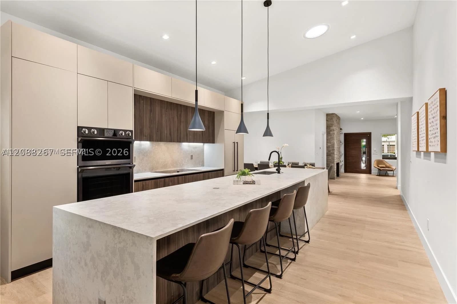 4+1 Müstakil ev — 270 29th Rd, Miami, FL 33129