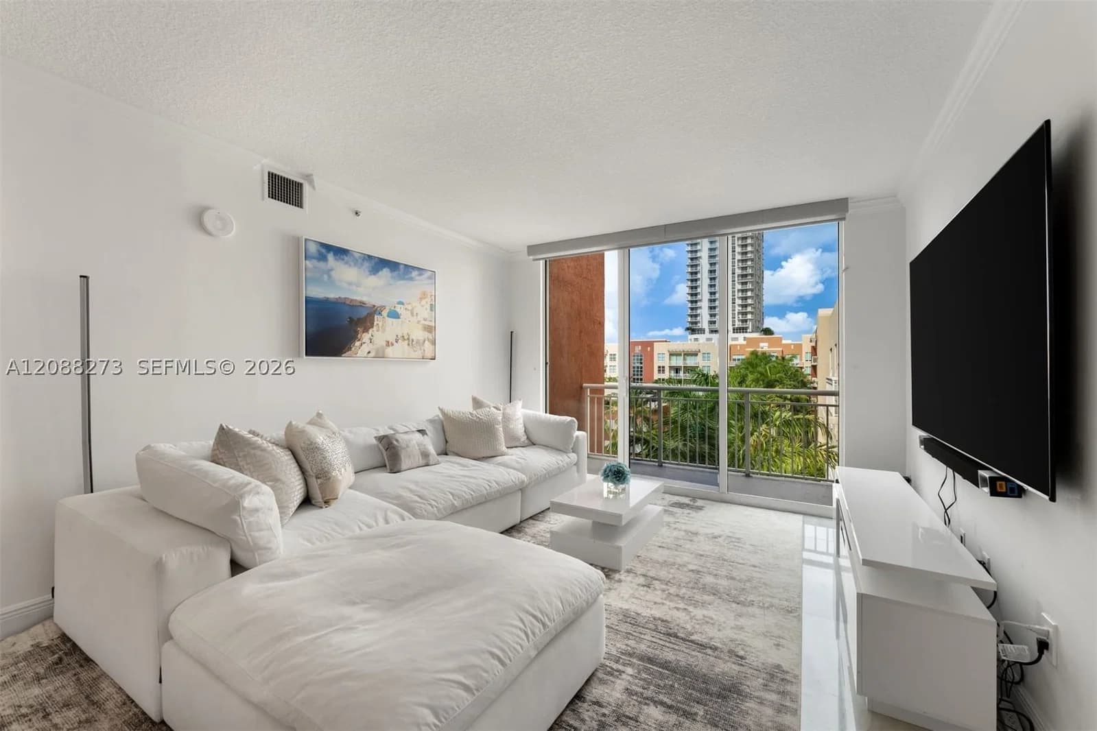 2-bedroom Condo — 2000 Bayshore Dr #619, Miami, FL 33137