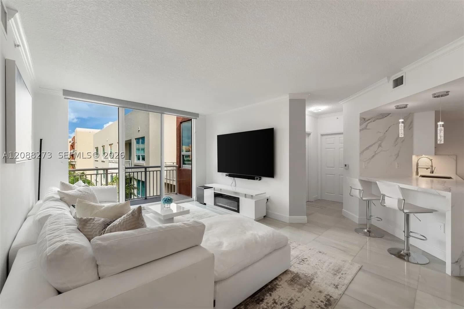 2-bedroom Condo — 2000 Bayshore Dr #619, Miami, FL 33137