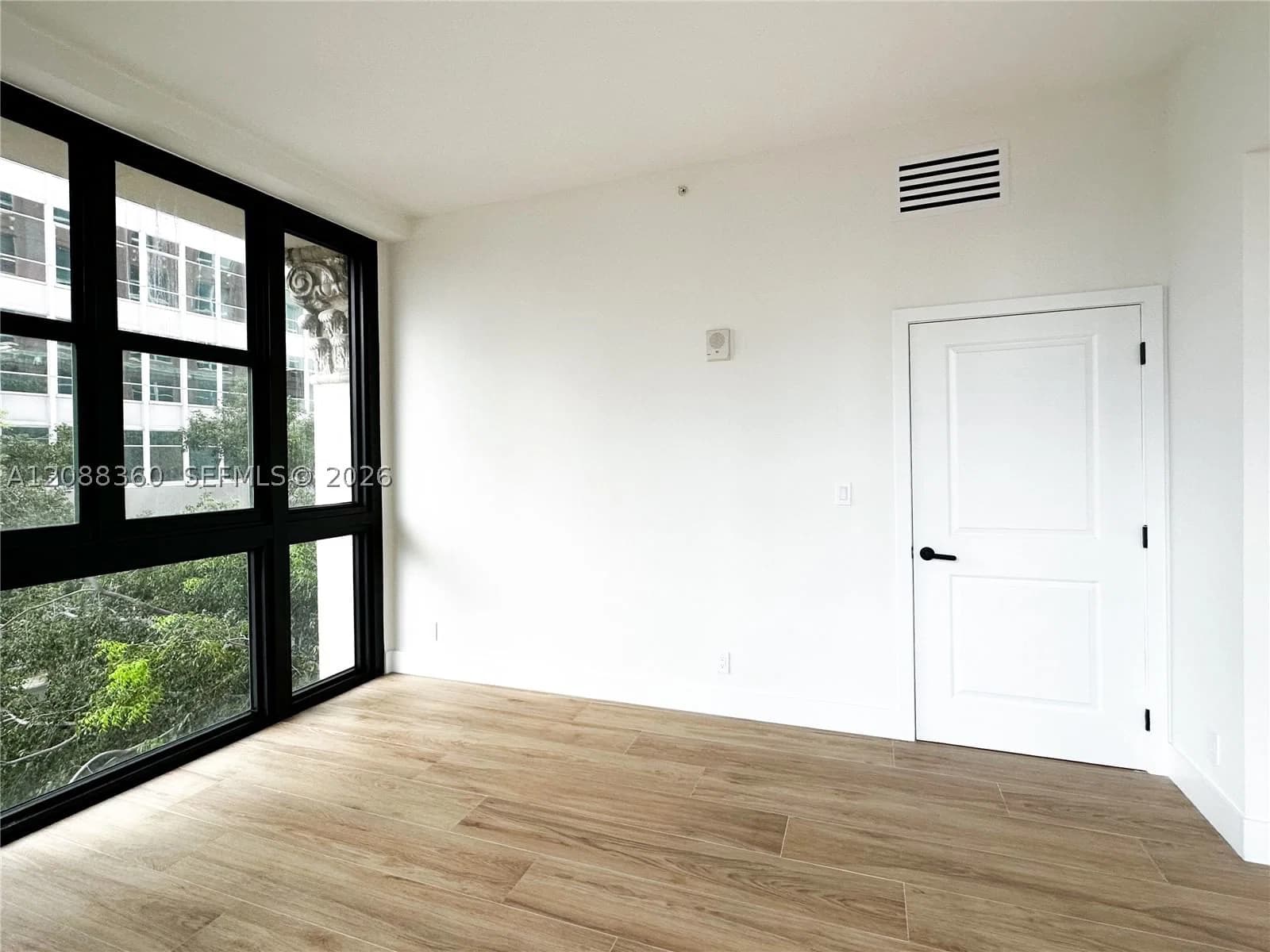 2+1 Condo — 111 Flagler St #304, Miami, FL 33131