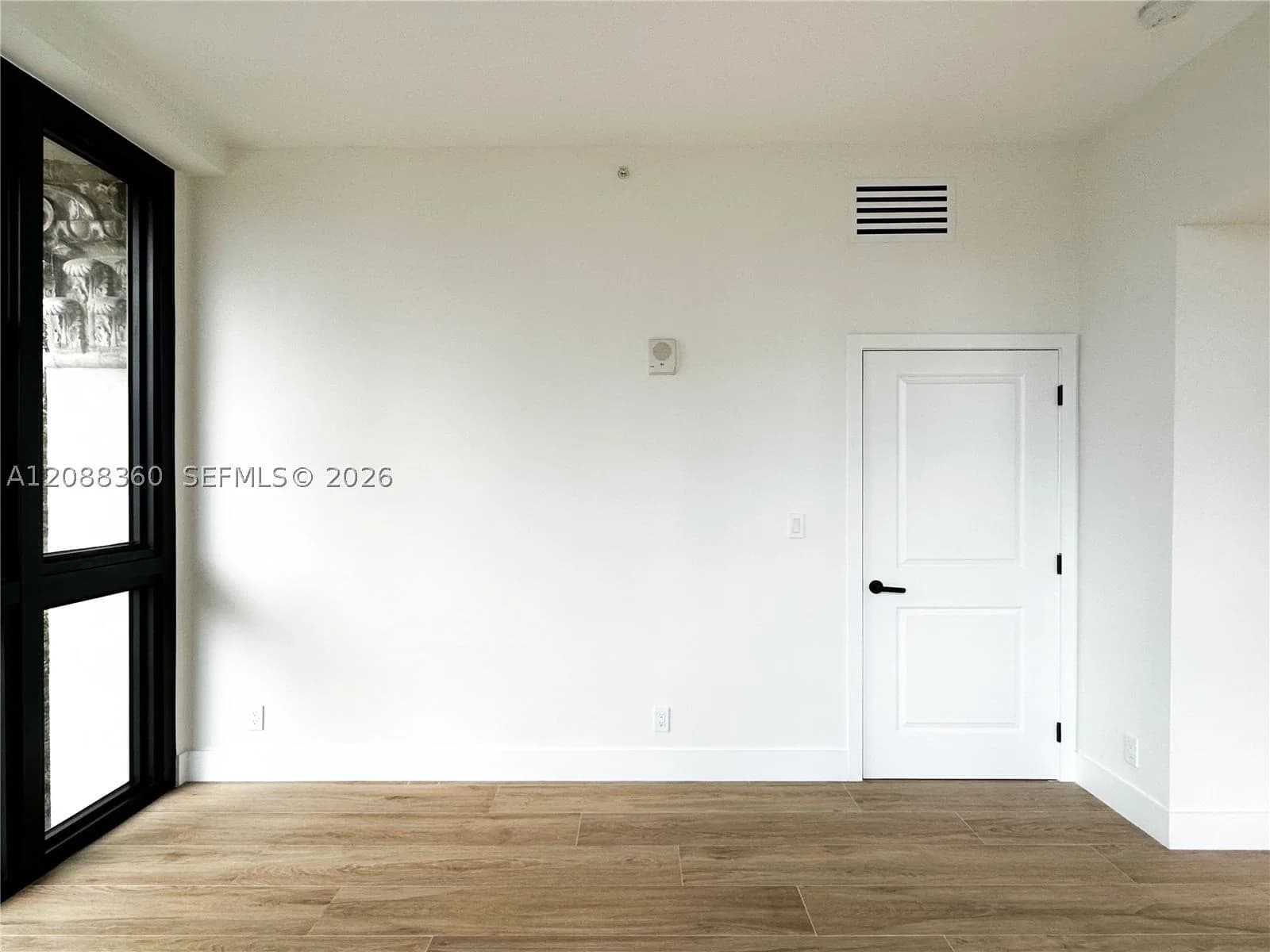 2+1 Condo — 111 Flagler St #304, Miami, FL 33131