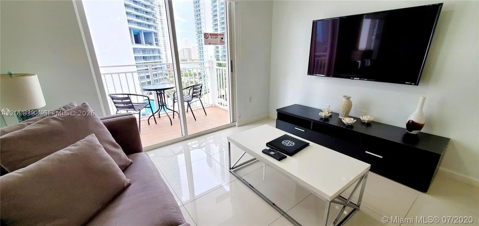 2+1 Condo — 185 14th Ter #1203, Miami, FL 33131