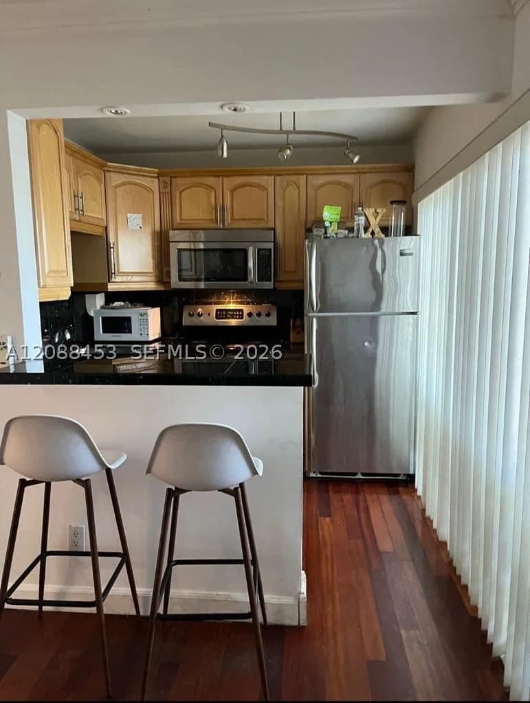 1-bedroom Apartment — 3239 Trade Ave #2, Miami, FL 33133