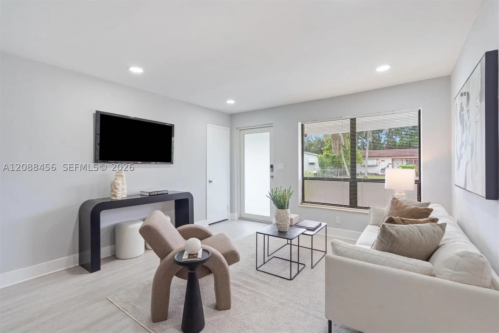 3+1 Müstakil ev — 6405 Dawson St, Hollywood, FL 33023