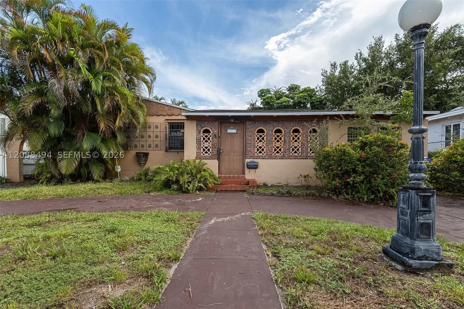 3+1 Müstakil ev — 4070 6th St, Miami, FL 33126