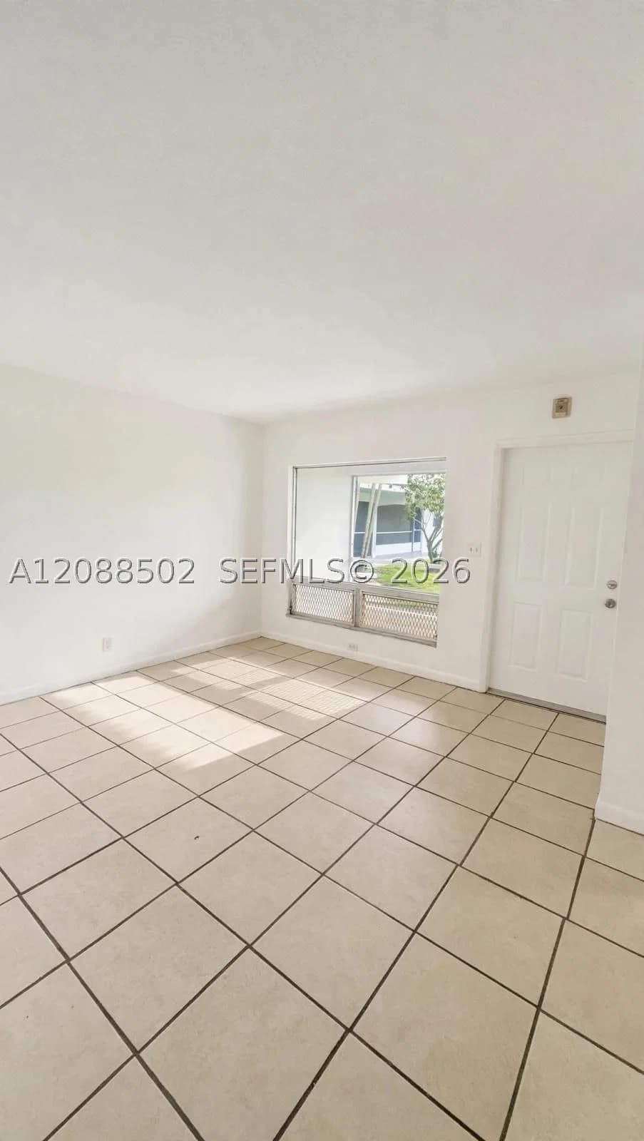 1-bedroom Condo — 1701 46th Ave #105, Lauderhill, FL 33313