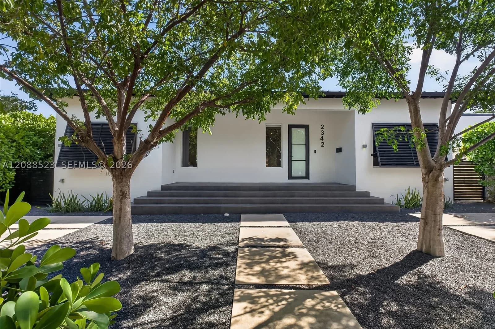 4+1 Müstakil ev — 2342 25th Ter, Miami, FL 33133