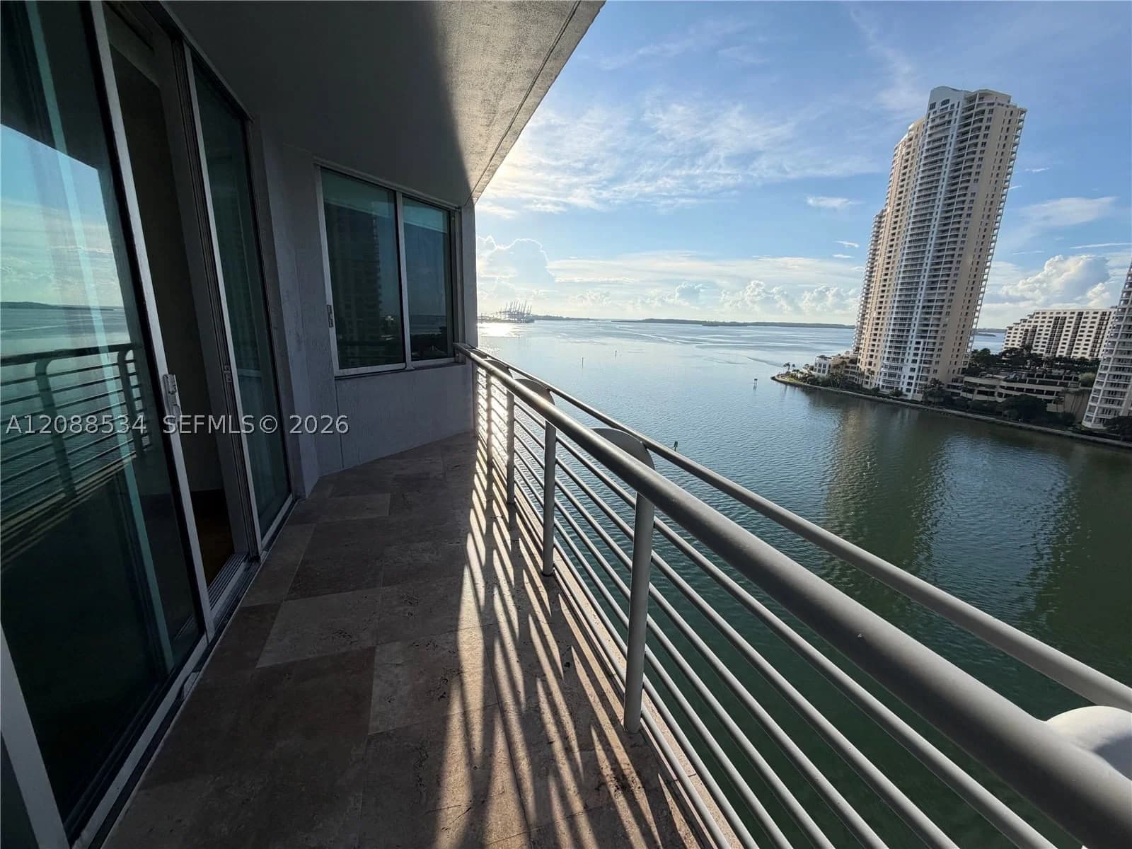 2+1 Condo — 335 Biscayne Blvd #1405, Miami, FL 33131