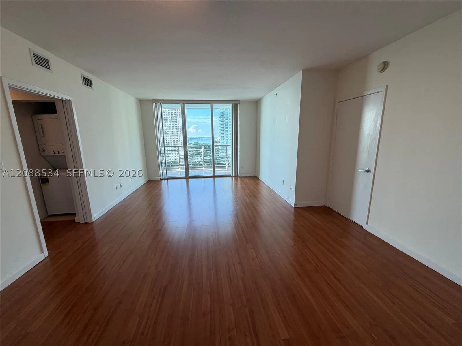 2+1 Condo — 335 Biscayne Blvd #1405, Miami, FL 33131