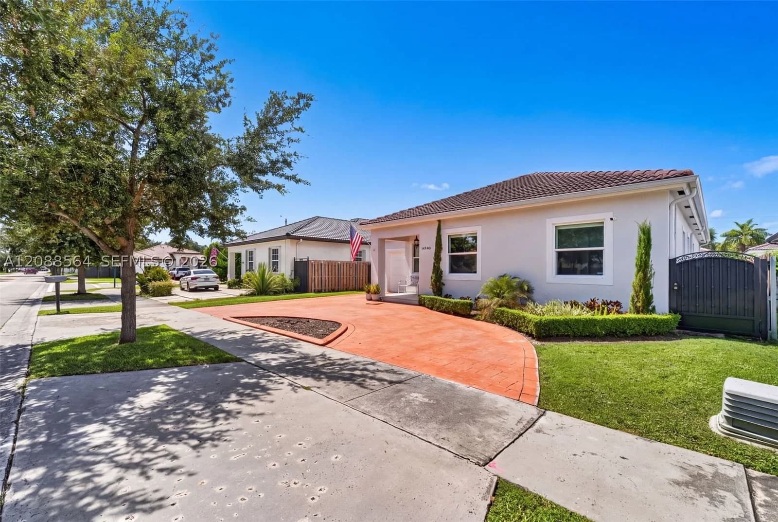 4+1 Müstakil ev — 14940 89th Ave, Miami Lakes, FL 33018