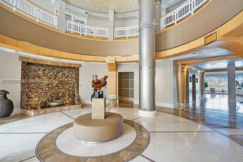 2-bedroom Condo — 848 Brickell Key Dr #1104, Miami, FL 33131