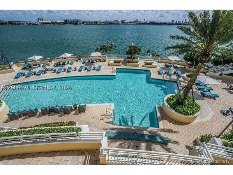 2-bedroom Condo — 848 Brickell Key Dr #1104, Miami, FL 33131