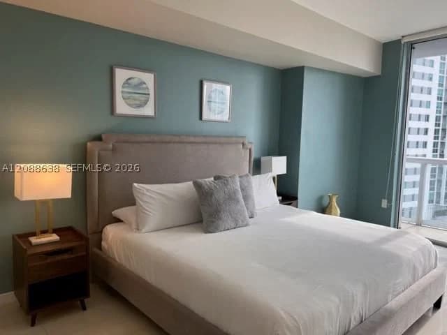 1+1 Condo — 485 BRICKELL AV #1707, Miami, FL 33131