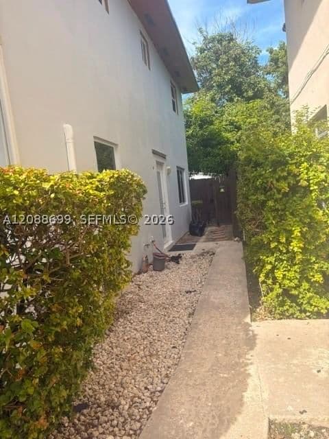 2-bedroom Townhouse — Miami, FL 33133