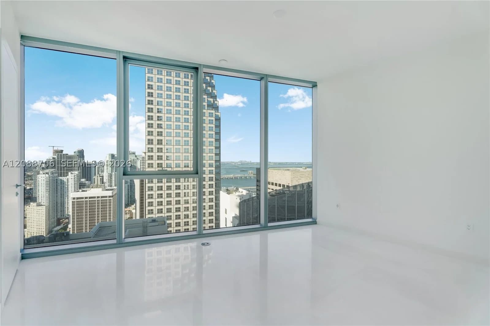 5-bedroom Condo — Miami, FL 33131