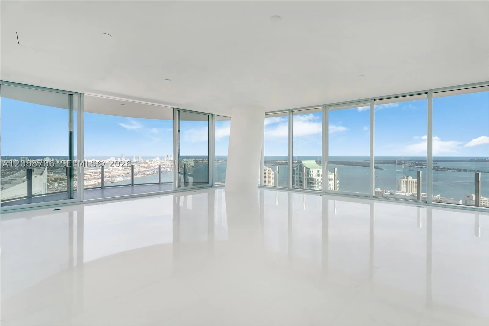 5-bedroom Condo — Miami, FL 33131