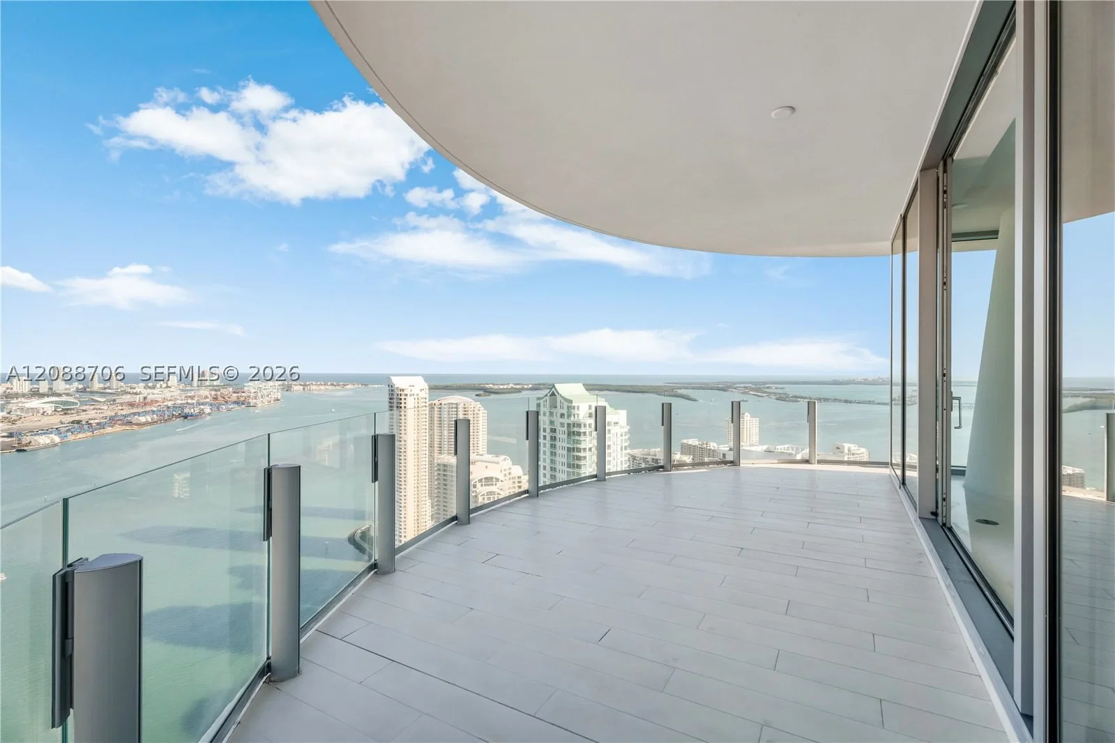 5-bedroom Condo — Miami, FL 33131