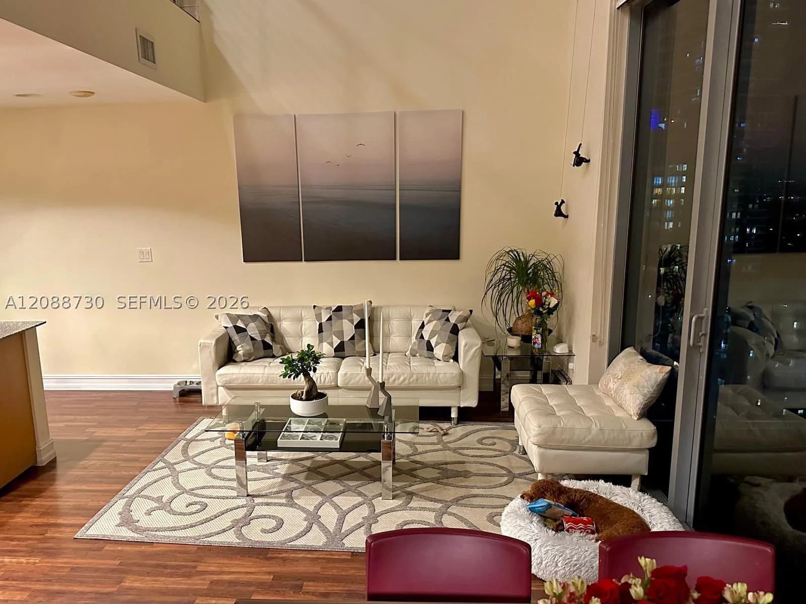 1-bedroom Condo — 1050 Brickell Ave #3216, Miami, FL 33131