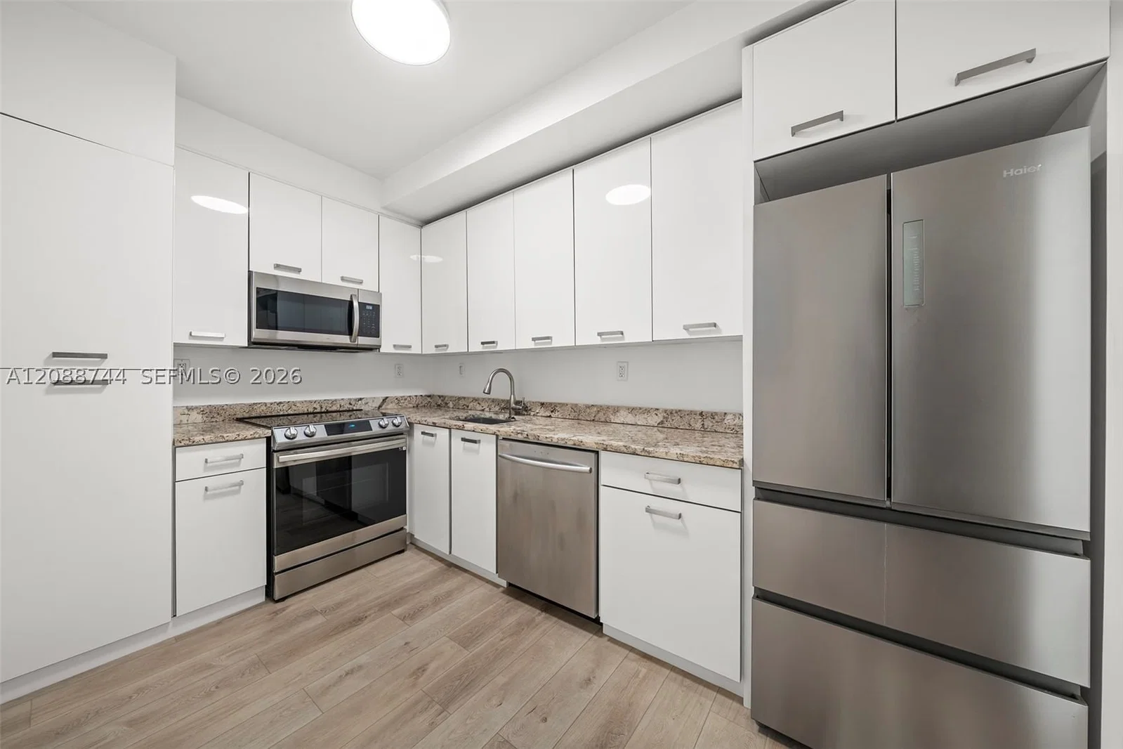 2-bedroom Condo — 5005 Collins Ave #1525, Miami Beach, FL 33140