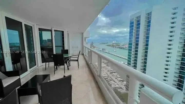 3-bedroom Condo — 1717 Bayshore Dr #A-2741, Miami, FL 33132